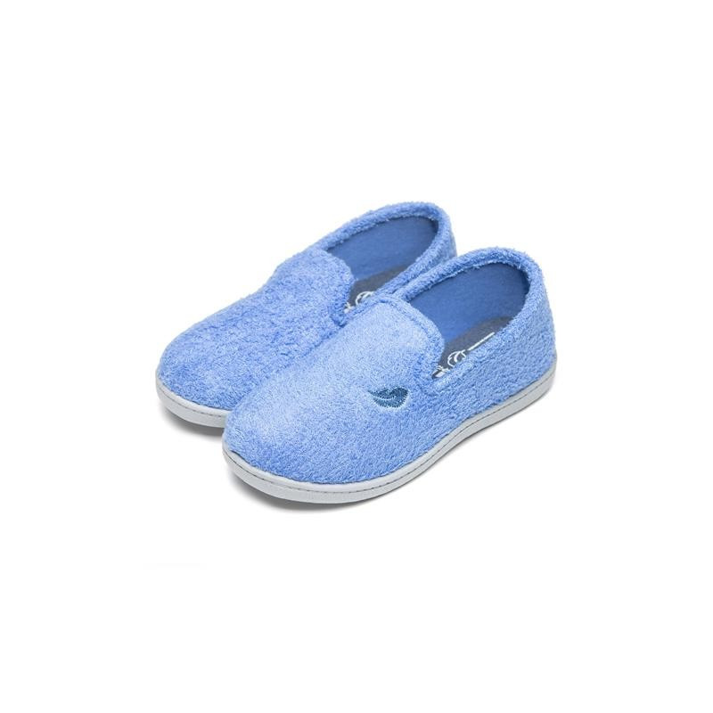 Zapatillas de casa cerrada de toalla azul con plantilla plumaflex