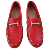 Zapatos de piel para mujer con adorno metálico en ROJO