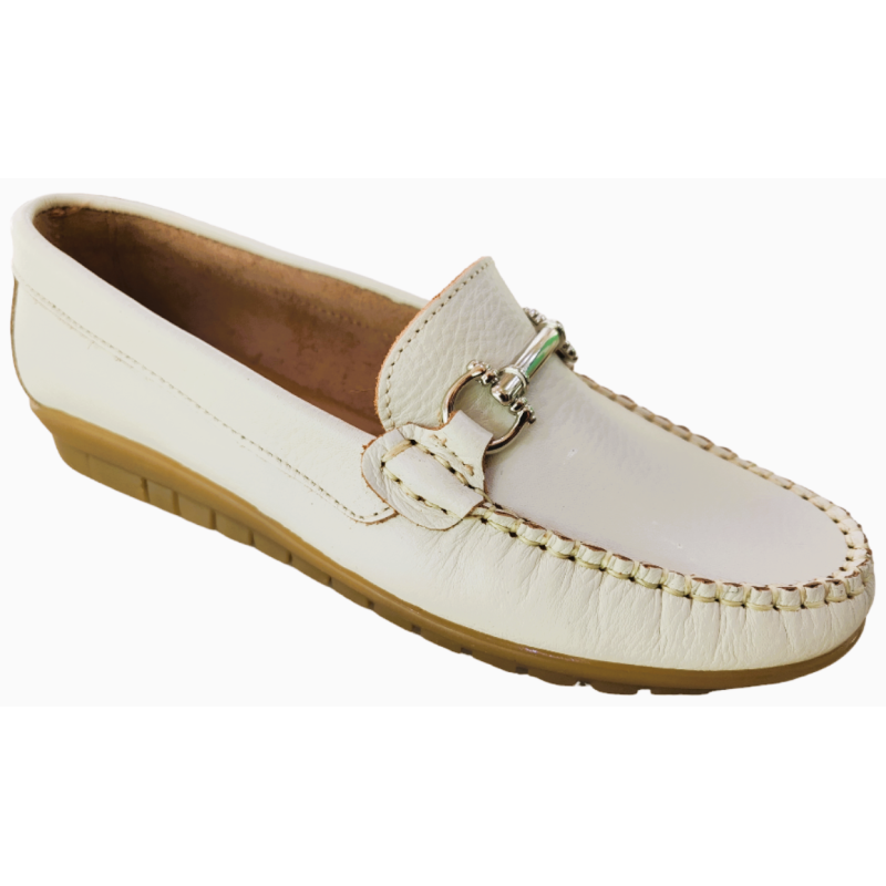 Zapatos de piel para mujer con adorno metálico en BEIGE