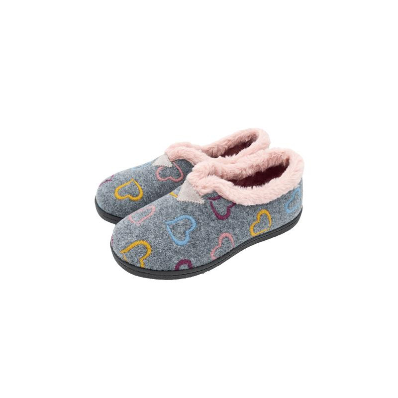 Zapatillas de casa Plumaflex para mujer cerradas con dibujo de corazones sobre paño gris