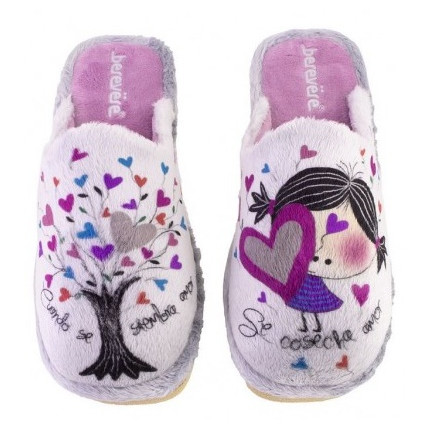 Zapatillas de casa con dibujo de árbol y niña con corazón en tonos grises y malvas