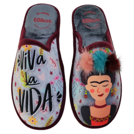 Zapatillas de estar en casa con ilustración de Frida Kahlo