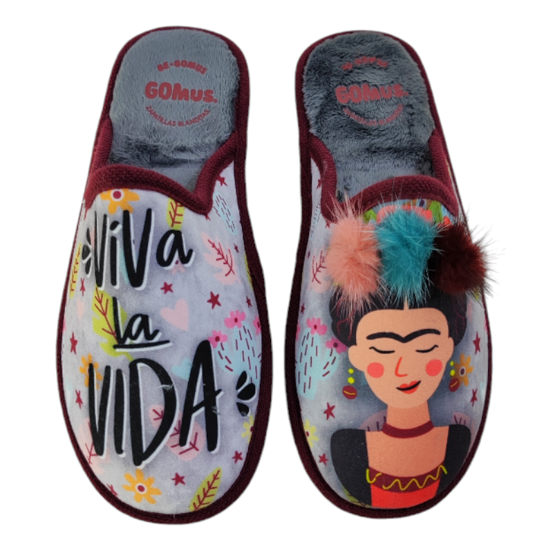 Zapatillas de estar en casa con ilustración de Frida Kahlo