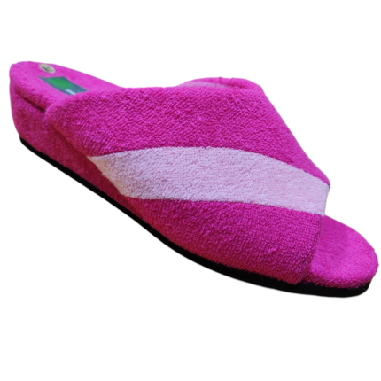 Zapatillas de casa de rizo en fuxia con banda diagonal en rosa, cuña muy ligera
