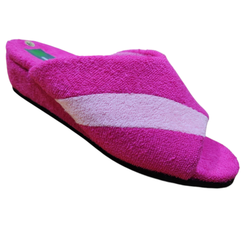 Zapatillas de casa de rizo en fuxia con banda diagonal en rosa, cuña muy ligera