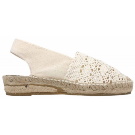 Alpargatas de cuña baja con empeine de ganchillo en color beige