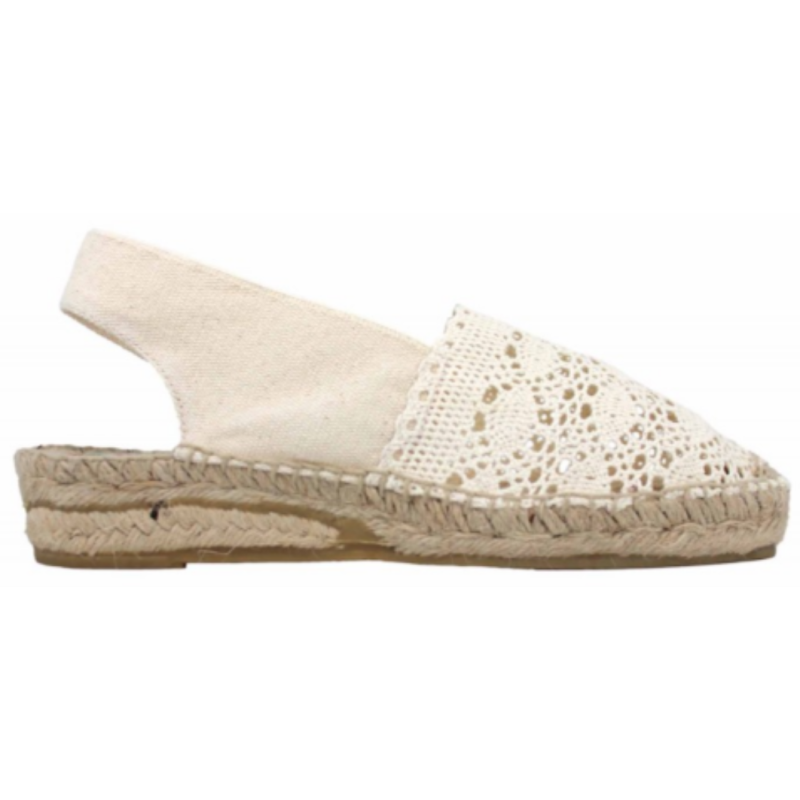 Alpargatas de cuña baja con empeine de ganchillo en color beige