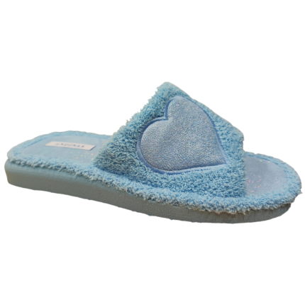 Zapatillas de casa de verano azul claro con adorno de un corazón