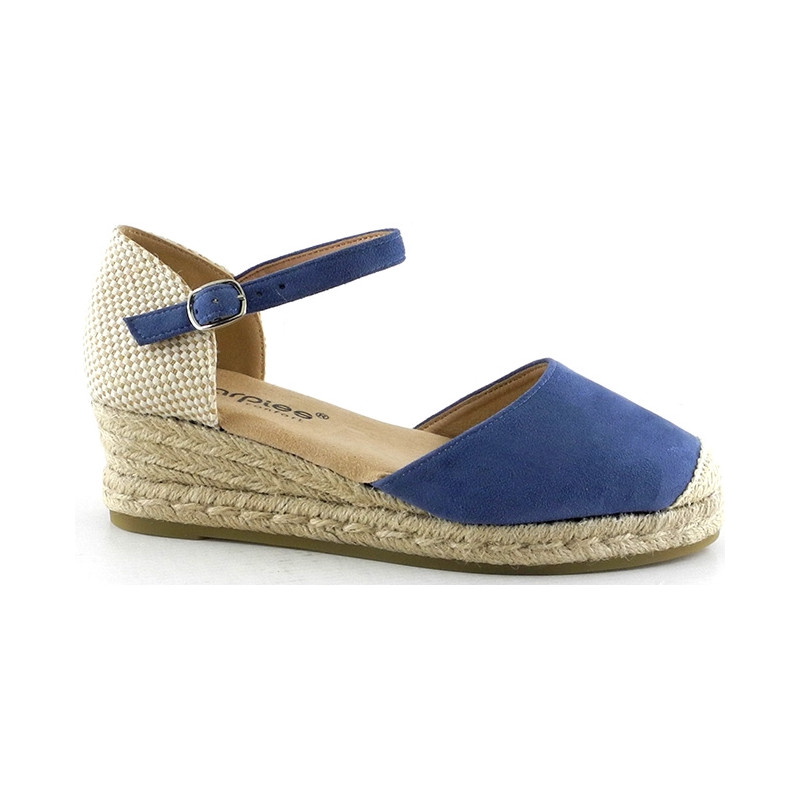 AMARPIES 26481 AZUL CLARO JEANS - Sandalias con pequeña cuña de yute de 3 cuerdas en antelina con pulsera al tobillo
