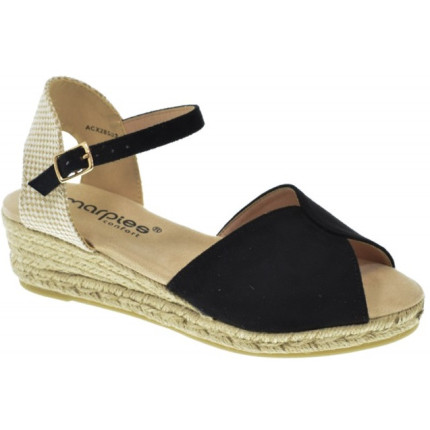 AMARPIES 28503 NEGRO en puntera abierta - Sandalias con cuña baja de 3 cuerdas en antelina con pulsera al tobillo