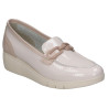 TREINTAS 4316 charol beige - Zapatos tipo mocasín en piel con cuña y adorno metálico