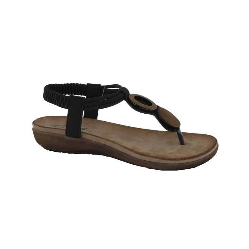 AMARPIES 17063 negro . Sandalia de dedo plana con adorno de madera en el empeine