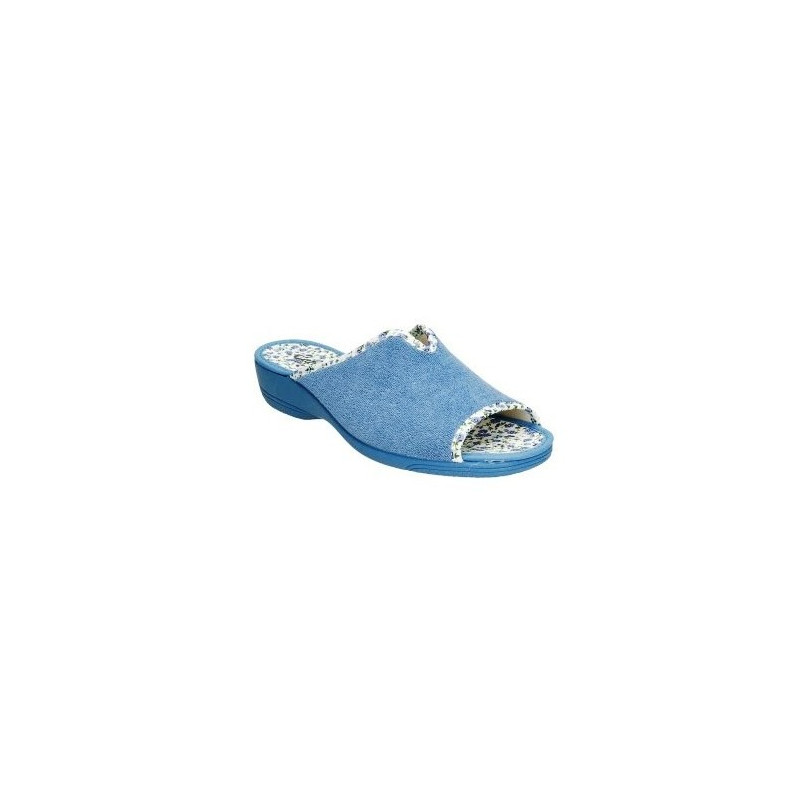 Zapatillas de casa de verano con la puntera abierta fabricadas en toalla y forro de tela en color azul claro