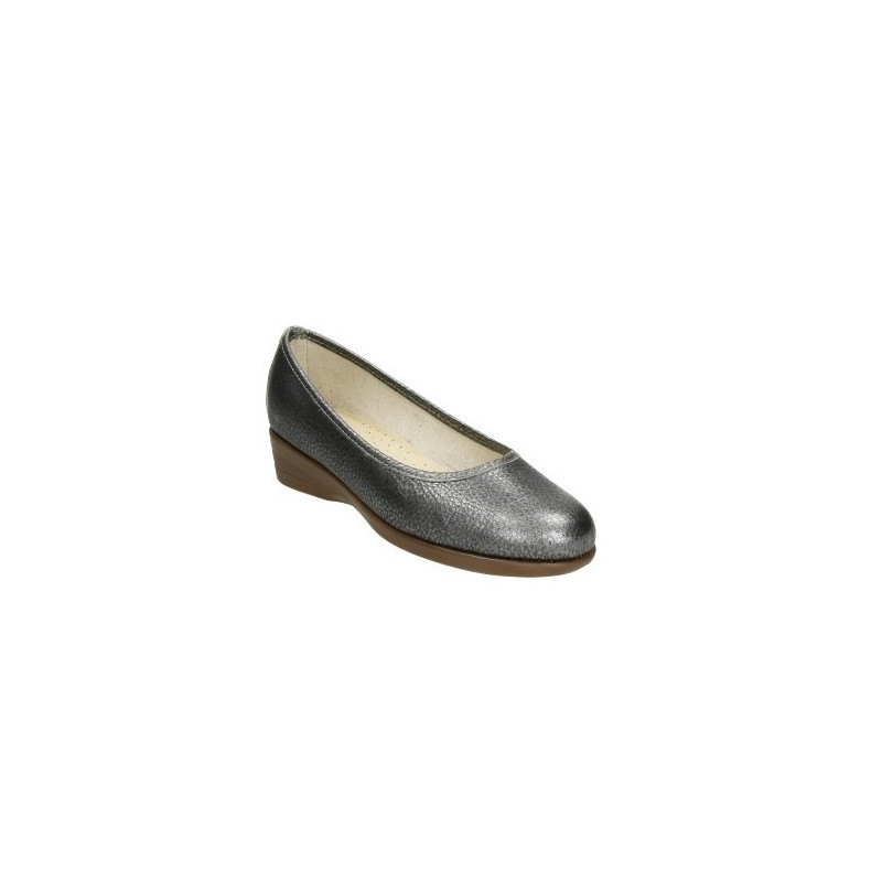 Manoletina de piel metalizada con cuña baja, superflexible en color plomo Manoletina de piel metalizada con cuña baja, superflexible en color plomo
