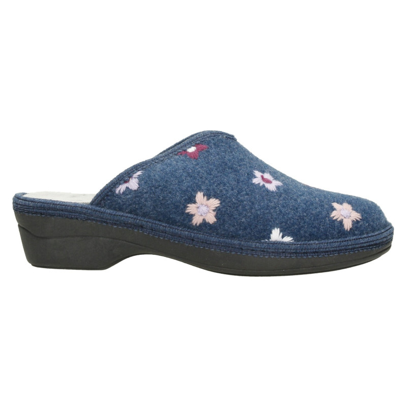 Zapatillas de casa con cuña, en paño azul con plantilla muy mullida y flores bordadas