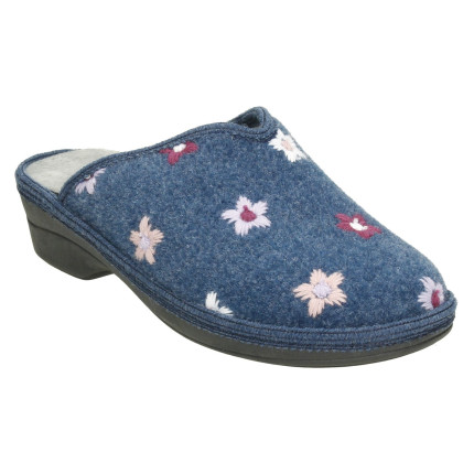 Zapatillas de casa con cuña, en paño azul con plantilla muy mullida y flores bordadas
