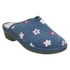 Zapatillas de casa con cuña, en paño azul con plantilla muy mullida y flores bordadas