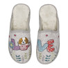 Zapatillas casa de paño en plano con bordado LOVE en arena